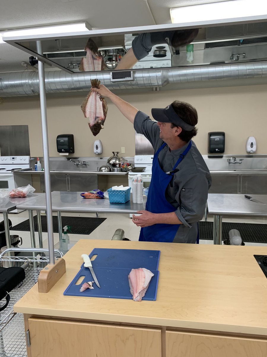 foodiemama12's tweet image. Rodney Roden @saltwater_markets is here today talking to our students about Sustainability, fishmongering, and knife skills! Do what you love! @HHHScte @GCSCTE @HHblueandwhite #fishmonger #chefinstructor #fish #seafood #knifeskills