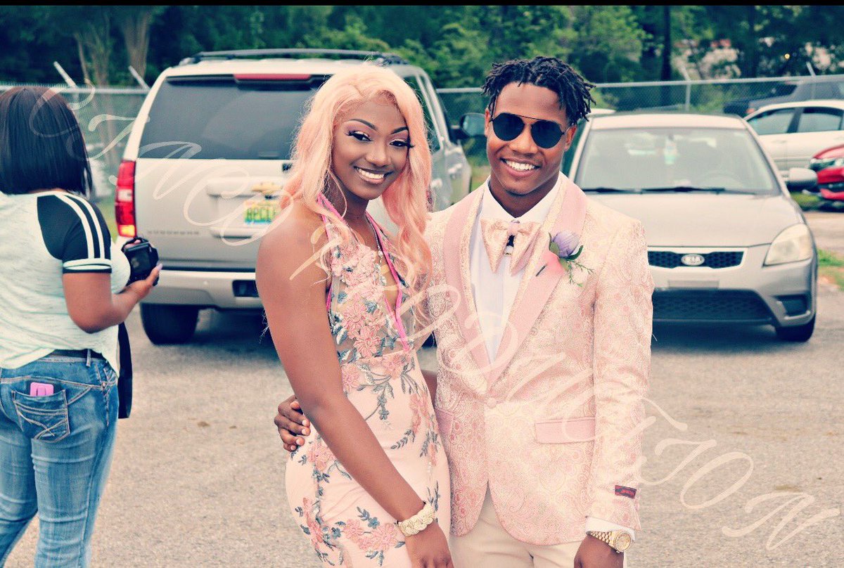 otg_themaster_4's tweet photo. She’s Not My Date She’s My Wife 💍❤️ #PROM19 https://t.co/2SpMiLdtJf