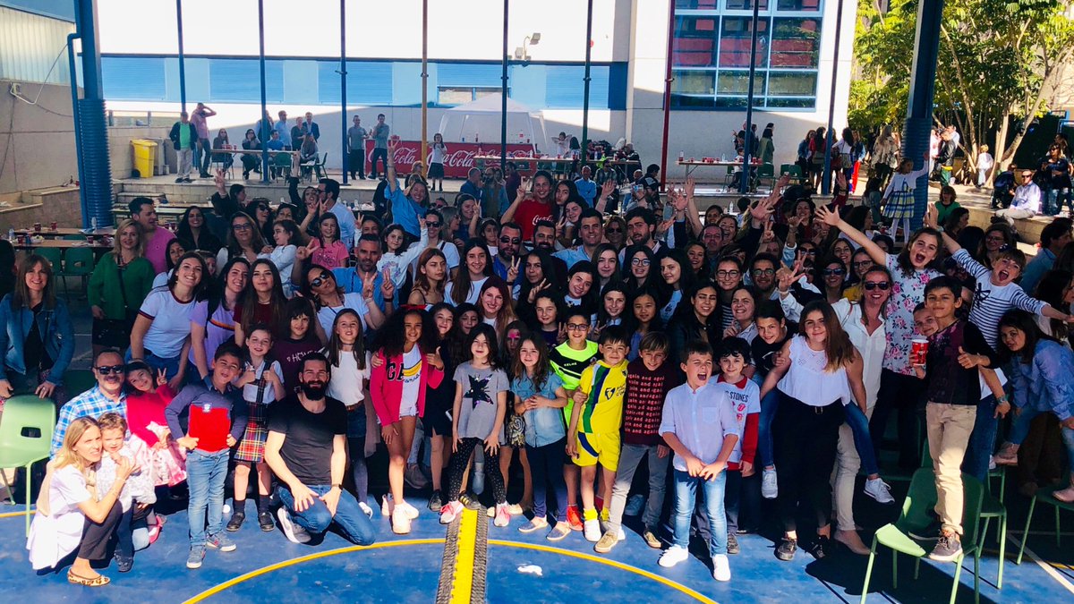 INDIMUSICA's tweet photo. Un millón de GRACIAS a toda la familia del colegio El Valle!🙌🏼 Gracias al equipo directivo y al APA por haber confiado en nosotros! Y a todos los que estuvisteis allí presentes dándonos tanto amor!😍 Fue un auténtico placer!☺️ #saturday #elvalle #puertasabiertas #indi #livemusic https://t.co/7dBSsCaq4e