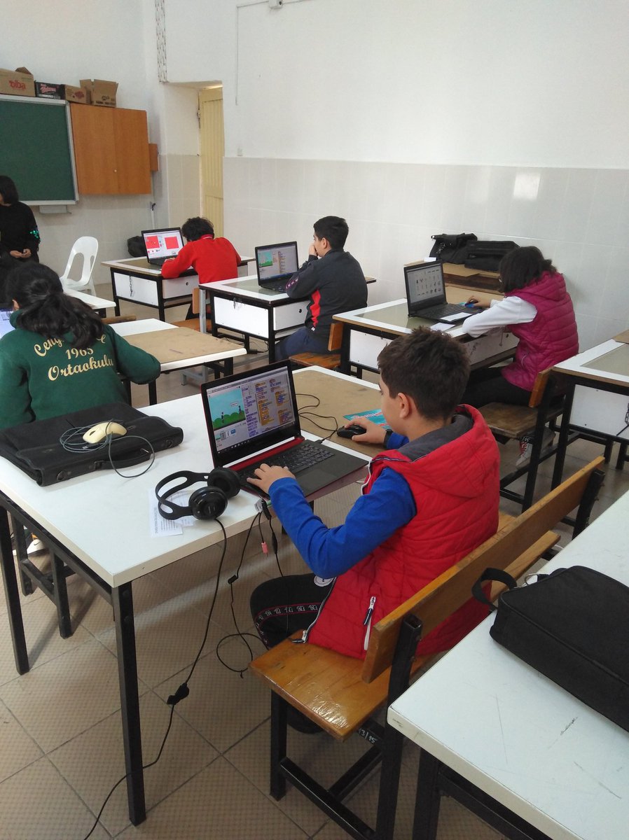 23 Nisan Ulusal Egemenlik ve Çocuk Bayramı kapsamında Kaymakamlığımız öncülüğünde ve İlçe MEM yürütücülüğünde düzenlen "Algoritmik Oynuyorum" isimli yarışmada öğrencimiz İlçe Birincisi olmuştur. <a href="/aliihsansu_/">Ali İhsan Su</a> <a href="/sevketcinbir/">Şevket CİNBİR</a> <a href="/AdemKoca46/">Adem Koca</a> <a href="/caykara6133/">Çaykara6133</a> <a href="/SilifkeArGe/">Silifke Mem</a>