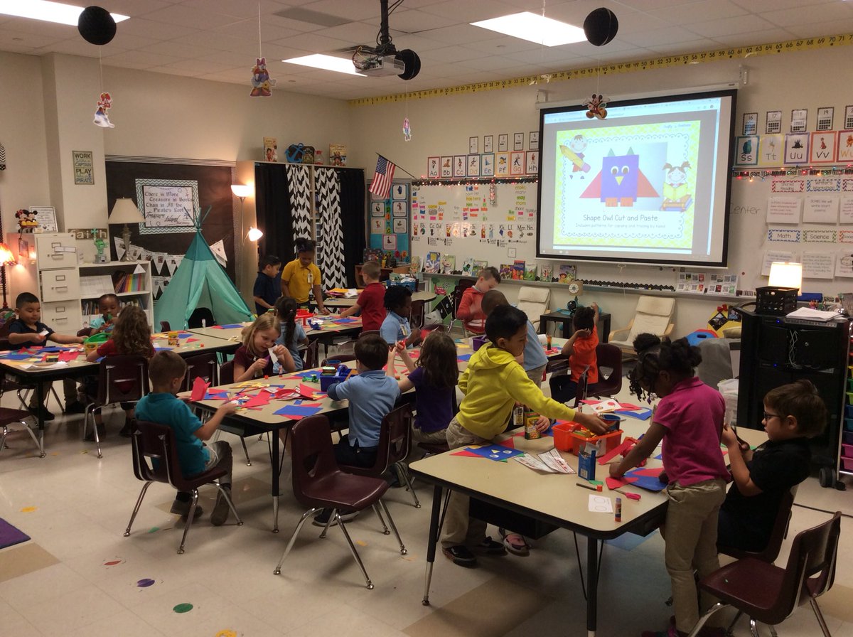 charitychris15's tweet photo. Fun in math creating an owl out of shapes! #cisdwalker #NoPlaceLikeWalker https://t.co/E5tIgndP3D