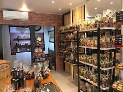 Nouvelle boutique de chocolats <a href="/CPuyodebat/">Chocolats Puyodebat</a> à Biarritz 7 avenue Foch. Découvrez et dégustez les saveurs Grand Cru 🍫
bit.ly/2IjMVjF