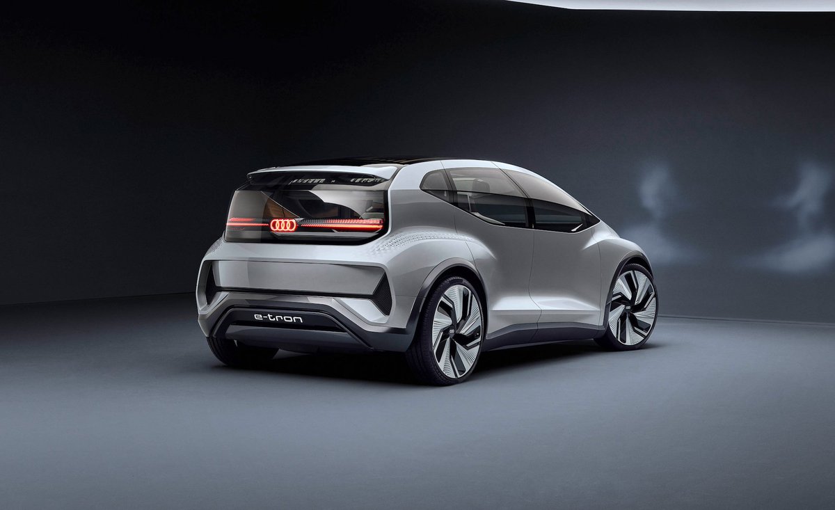 Car and Driver tweet media