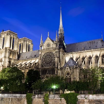 Cece03M's tweet photo. Tristesse énorme pour Notre-Dame de Paris je souhaite un énorme courage tous les pompiers présent🙁🙁❤❤💕💕 https://t.co/qUakDYIpA0