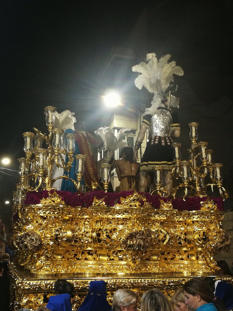 SemanaSantaDH's tweet photo. Directo| El paso de misterio de la Presentación al Pueblo de @SantaCruzDH por la Calle Santa María Magdalena
#TDSCofrade #SSantaDH19 #PAPSS19 #30añosPresentación https://t.co/xJkIys2zUM