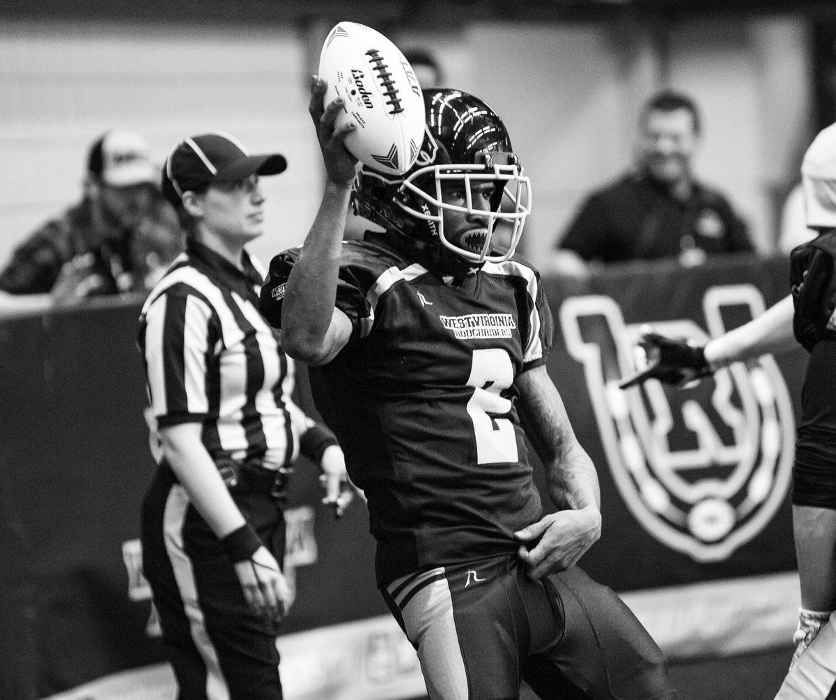 ThompsonFoto12's tweet photo. Headed to WV for MNF with the @WVRoughriders v. High Point Wildcats. Should be an epic night of football. The atmosphere at @WesBancoArena for the AFL is crazy and like nothing else. Plus the @KISSOnline turf is great for photos!! RoughRiders do it right #CorrectedVersion https://t.co/4RuH734zUB