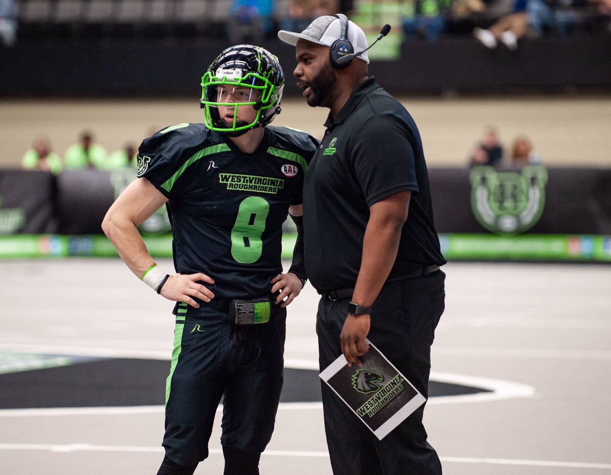 ThompsonFoto12's tweet photo. Headed to WV for MNF with the @WVRoughriders v. High Point Wildcats. Should be an epic night of football. The atmosphere at @WesBancoArena for the AFL is crazy and like nothing else. Plus the @KISSOnline turf is great for photos!! RoughRiders do it right #CorrectedVersion https://t.co/4RuH734zUB