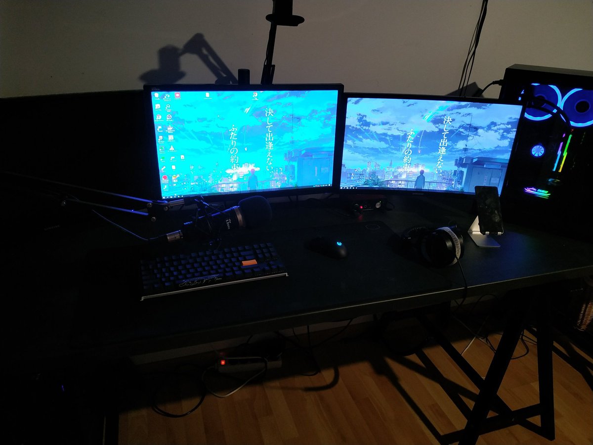 astroFN_'s tweet photo. mon nouveau setup stream soon :) https://t.co/UEk5V4N2IZ