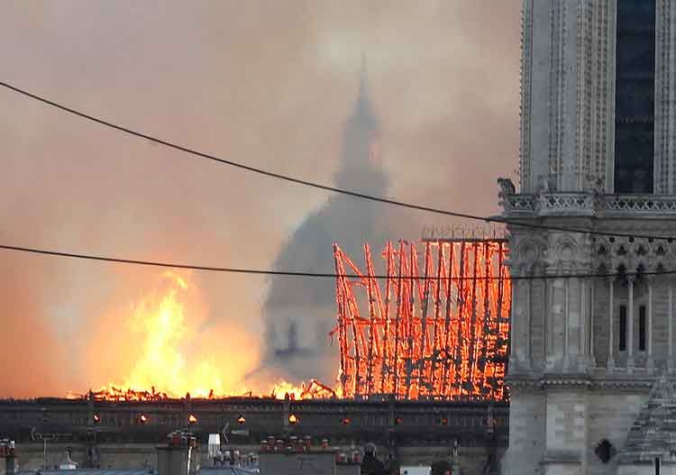 fireengineering's tweet photo. Photos from catastrophic Notre-Dame cathedral #fire in #Paris #France https://t.co/B4VnN3hlpX #NotreDame https://t.co/1MU8Pe728U