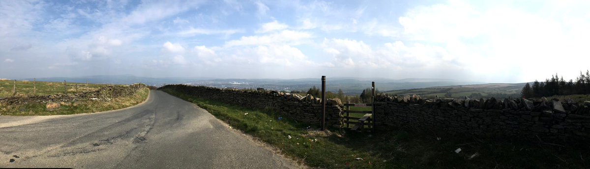 scattynatty83's tweet photo. Another brilliant day for the boys today visiting @BurnleyOfficial beautiful views today. Now just resting up ready for a full day tomorrow visiting @OfficialOAFC @SalfordCityFC and @ManCity please keep donating @stadiumkickuk all money raised @TargetOvarian https://t.co/nsDT47ojHr