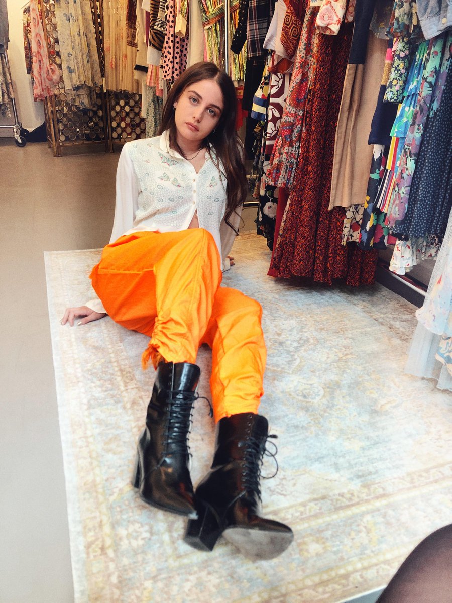 parasolpopup's tweet photo. Parasol here with your Monday dose of the incredible @jillstuartvintage  
Pop-Up at our 171 Elizabeth St. location! Stop by to shop this collection of rare vintage finds until the 28th. Open from 11AM - 7PM daily. 🎀 #ParasolProjects #PopUp #NYC #Nolita #Soho #Vintage #JillStuart https://t.co/QkKIC0aNm3