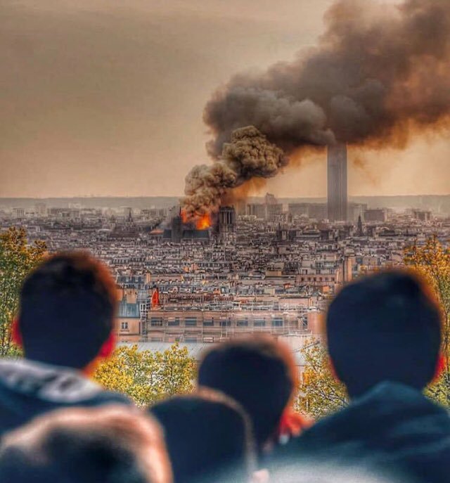 RdeCasabianca's tweet photo. Quelle tristesse, quelle angoisse et quel sentiment d' impuissance de voir partir en fumée #Notredame. Une pensée aux @PompiersParis qui combattent pour sauver ce symbole de la France à travers le monde ! #Paris https://t.co/TptUYMTR53