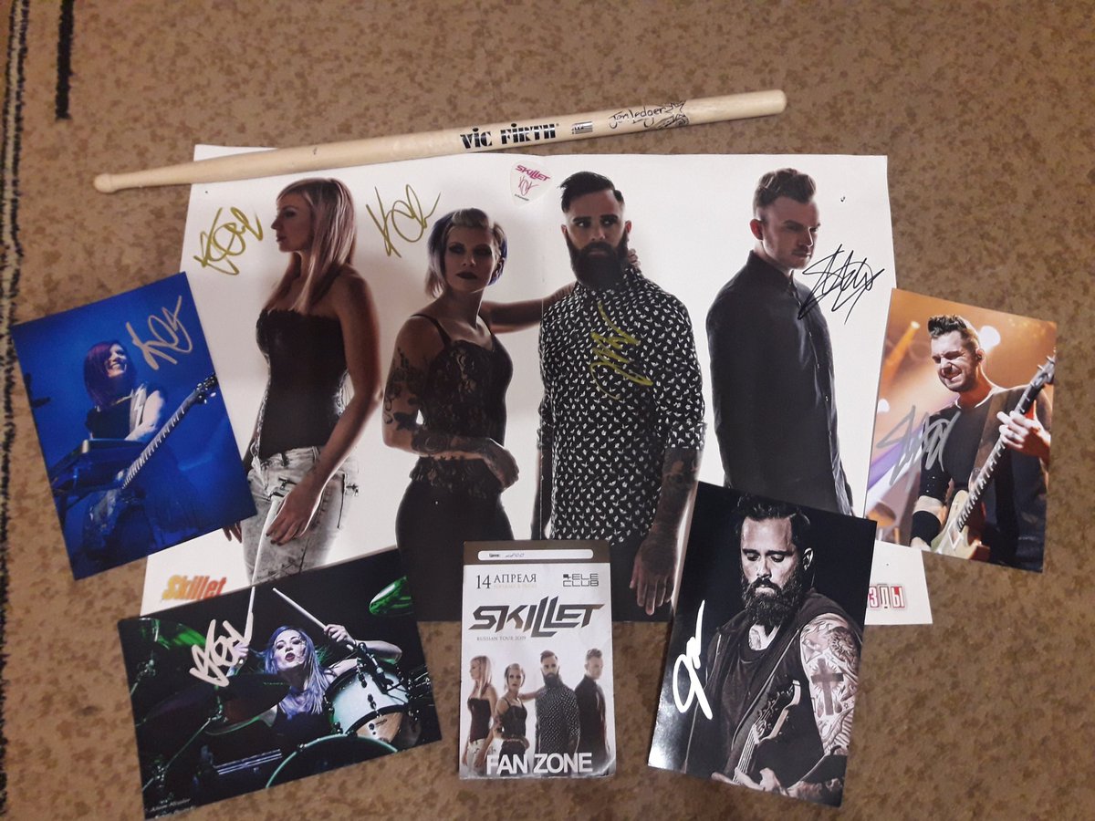 annmorsova's tweet photo. I'M SICK OF IT!!!🔥🔥🔥
Awesome show! John saw and recognized me in the crowd, remembered about Chelyabinsk! It was sooo cool😱🤤
Thanks for communicating at the airport guys!😍😍😍❤❤❤
@johnlcooper @koreycooper @JenLedger @MorrisonSeth
#skillet #yekaterinburg #drumstick #pick https://t.co/VVmdxR9MPt