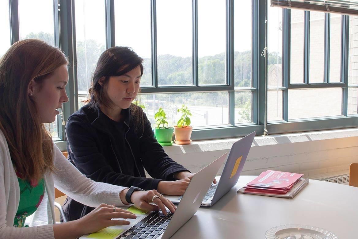 AriadneLabs's tweet photo. We're hiring! Are you a savvy, social media specialist with a knack for strategizing and creating content for various social platforms? If yes, then come join our team. Please apply today:  https://t.co/Lki16ao4F8 https://t.co/vXcY7tPw3I