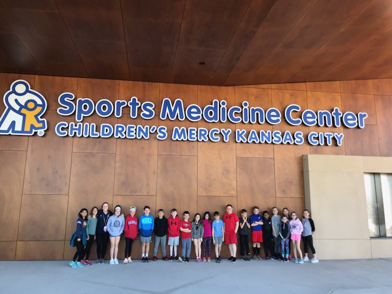 WSEMedicus's tweet photo. Today the Medicus Cohort had an amazing immersive experience at the @ChildrensMercy Sports Medicine Center at Village West. We learned about the innovative practices in modern Sports Medicine and even were able to practice our skills next to professional athletes. https://t.co/4FbGTHMd7c