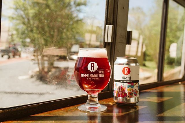 ReformationBrew's tweet photo. Up all night and Rosé all day. Find Alani closest to you by using our beerfinder by going to https://t.co/AgtejzqlJb. Rosé all summer long with us. ⠀
⠀
⠀
#setbeerfree #gabeer #alanithelighthearted #roseale #hyrbideale #beerfinder #georgiacraftbeer #r… https://t.co/rIz3575xYL https://t.co/F3crXzgZJ9