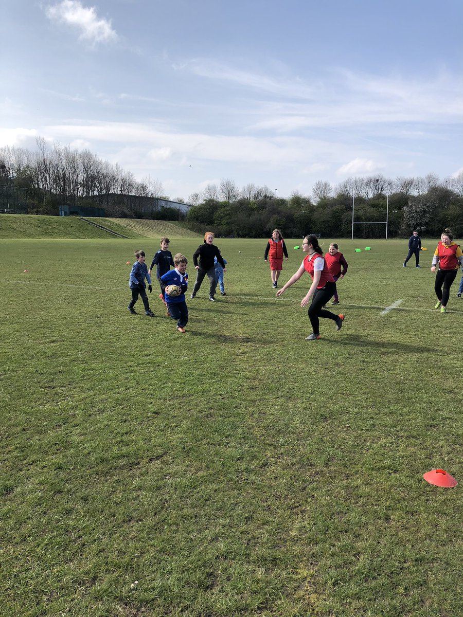 leithrugbyyouth's tweet photo. @LeithRugby Easter camp day 1 complete! Some great evasion skills, passing skills on show. And a look at the tackle technique. Tomorrow we will be doing more contact #EasterCamp2019 #leithrugby #youthrugby #sunshineinleith https://t.co/tAUjaS6sw2