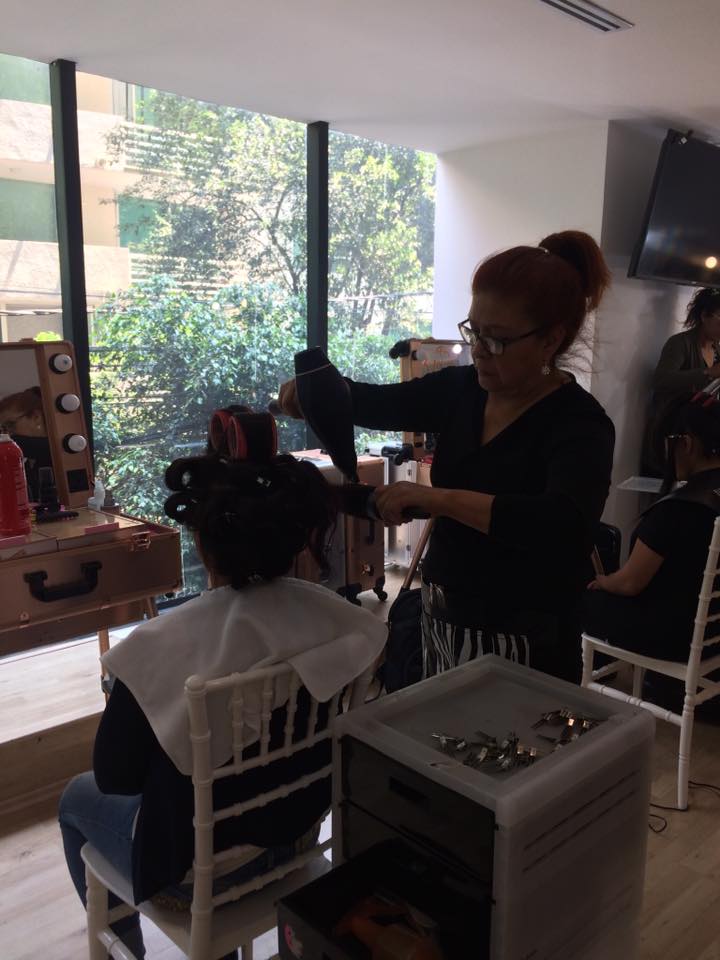 Instituto_CC's tweet photo. Nuestras alumnas en el Diplomado de Peinado Profesional 😍✨💇🏽‍♀️ https://t.co/qOzBdaFIdg