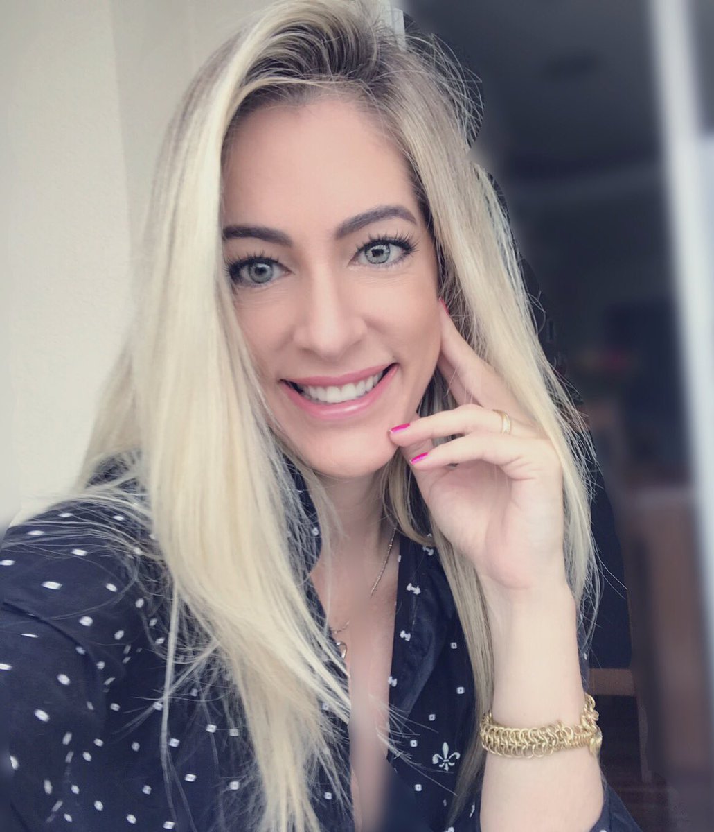 uzivatel fabiana barroso na twitteru ola amigos eu ja tive depressao e preciso coragem p admitir coragem p pedir e aceitar ajuda a vida e muito preciosa deus medicos familia amor e carinho