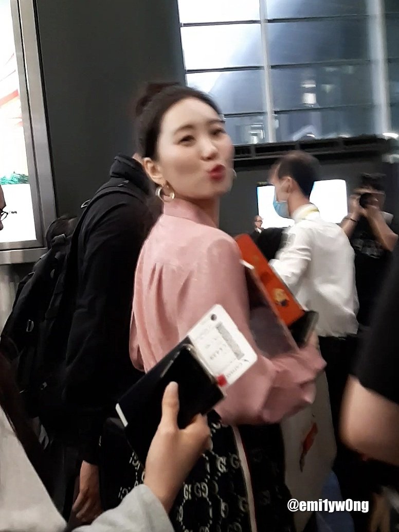 emi1yw0ng's tweet photo. Sunmi WARNING World Tour in Hong Kong
24hours by Sunmi  ❤
https://t.co/jTanKhVpIL
💁‍♀️❤
#sunmi #sunmihk #warning #sunmiwarning #선미 #이선미 #sunmiworldtour https://t.co/BDRNXHMFVO