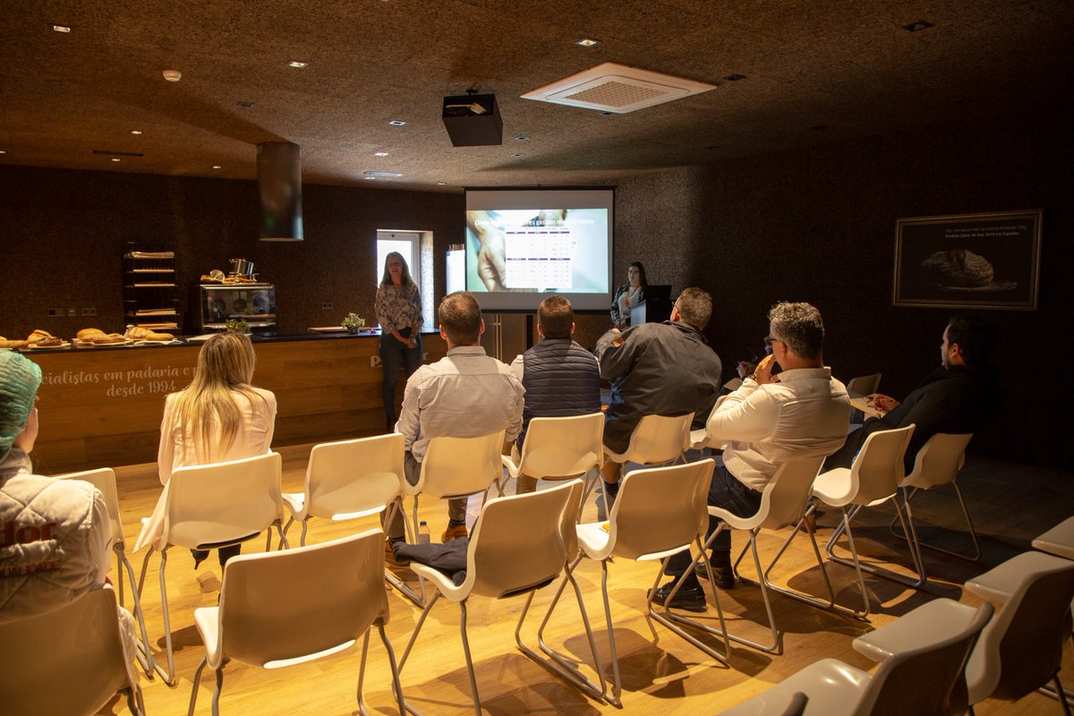 panidor's tweet photo. This week our commercial team from Spain had the opportunity to know more about the global trends of consumption 2019/2020.

#panidor #knowhow #spain #bakery #pastry #training https://t.co/Ql8fCdYnKn