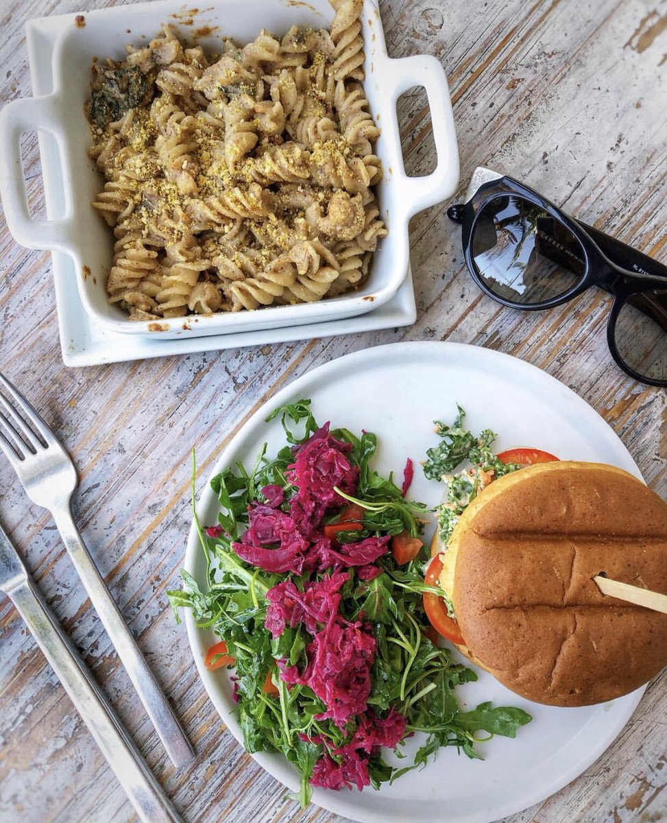 ParadisRetreats's tweet image. Looking for organic, raw, or vegan foods? Green Table offers these cuisines and more such as this vegan mac and cheese and pulled mushroom burgers.
#GreenTable #HealthyFoods #BestRestaurantsInSantaBarbara #VacationSantaBarbara #ParadiseRetreats #BookDirect paradiseretreats.com