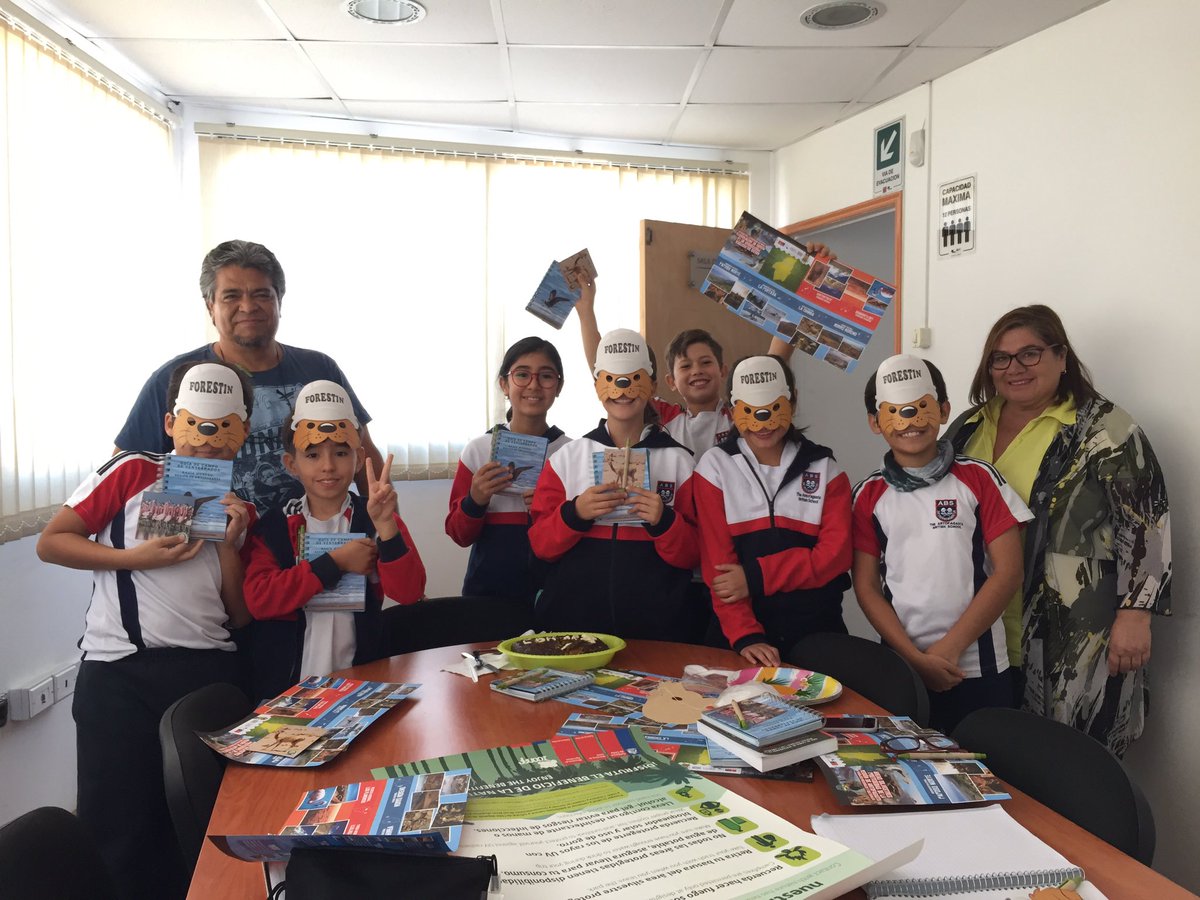 CONAFantof's tweet image. Hoy nos visitaron los chicos del quinto básico del colegio The Antofagasta British School, quienes están desarrollando un interesante proyecto de arborización en su establecimiento. Felicitaciones y a seguir cuidando y protegiendo el medio ambiente 💪 #Antofagasta