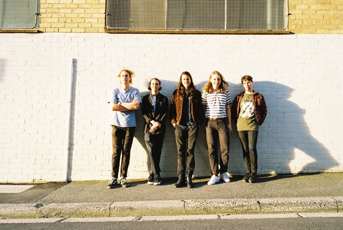 kexp's tweet image. Today, @themurlocs will join @djcherylwaters on the Midday Show for a live in-studio! Tune in to KEXP at noon PT to hear the @FightlessRecs outfit perform tracks from 'Manic Candid Episode' &amp;amp; talk about the new LP. Better yet, attend the session in person! At @theBarboza tonight.