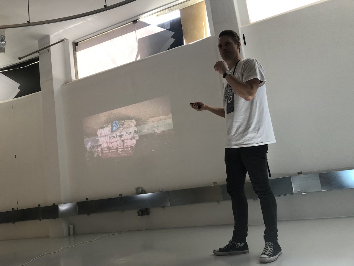 hboelman's tweet image. Next on stage @Kennethxyz talking on #umbracoV8 at the #UmbracoRoadshow in Lisbon