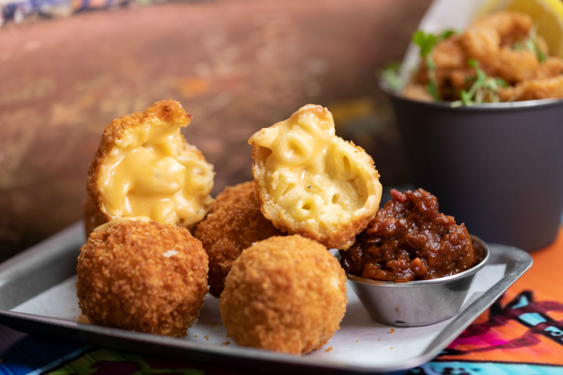Grab life by the balls, and by balls I mean Harlem Soul's mac and cheese balls featuring five different cheeses - head to Shoreditch for your fix of American comfort food... buff.ly/2v7wPkF