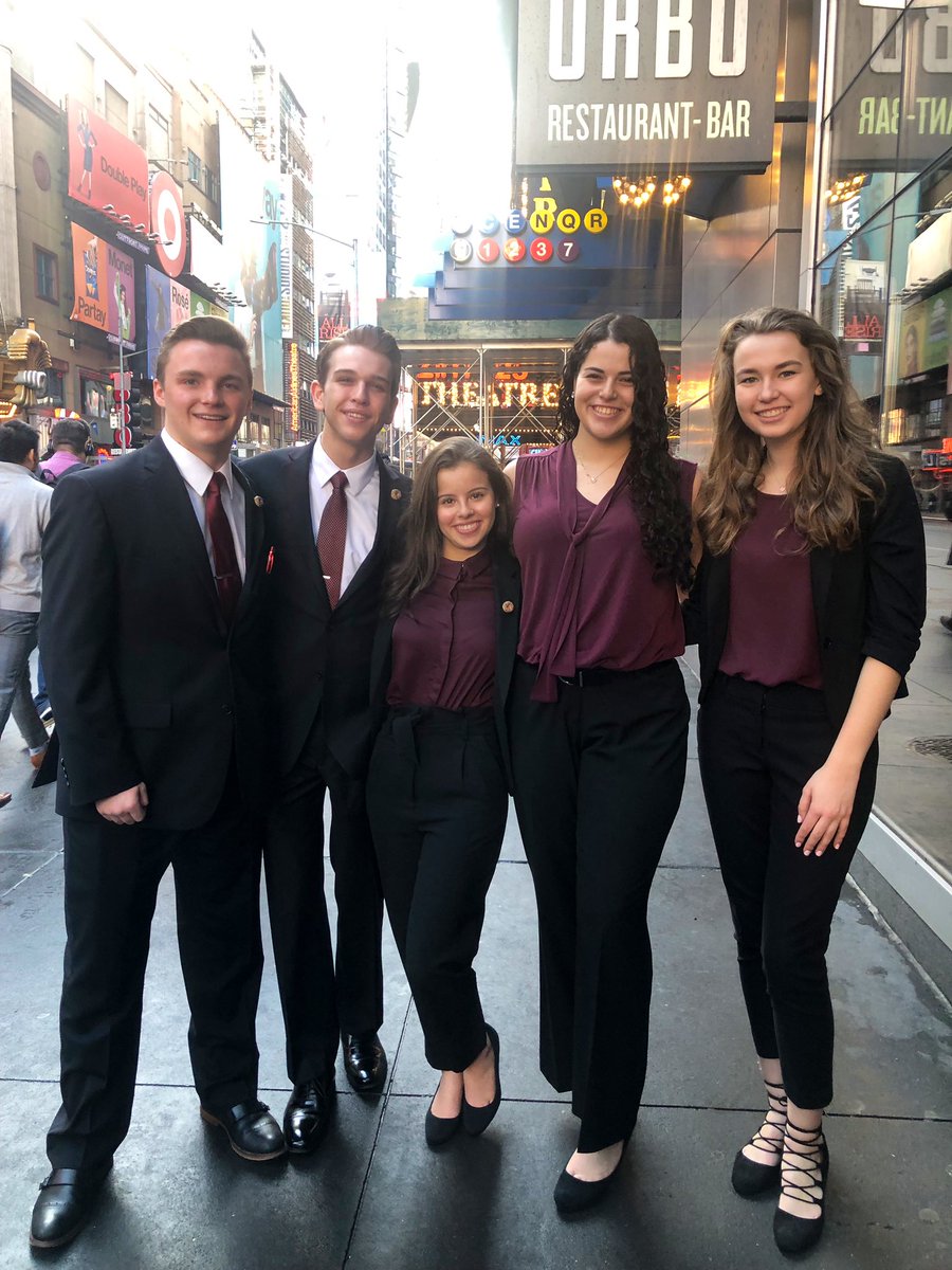 PoppyNY1's tweet photo. #POPPY has arrived at Microsoft in Times Square! So excited to present our business pitch! #2019YBS #veinternational https://t.co/RLhk3lOexF