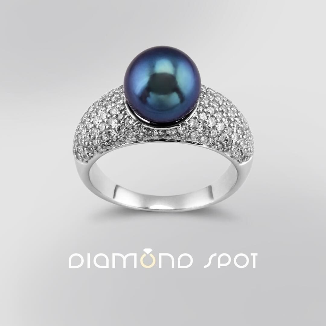 DiamondSpot4's tweet photo. Luksuzni prsten od belog zlata sa dijamantima i slatkovodnim biserom. Jedinstveni komad nakita koji će vas naterati da se u njega  zaljubite.
Luxury ring made of white gold with diamonds and freshwater pearl. Unique jewel which will make you to fall in love.
. https://t.co/VjMLpjeIah