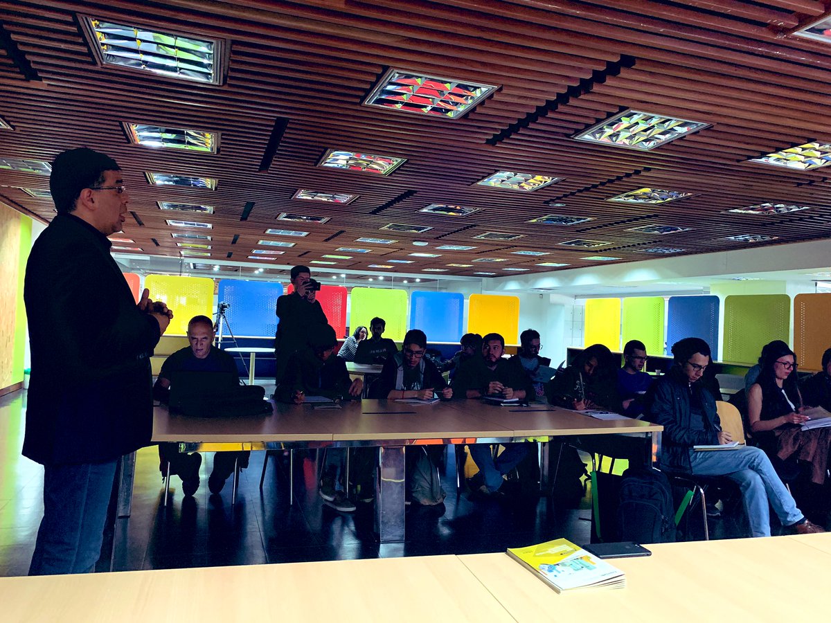 Leonardorodz's tweet photo. Hoy presentando con @ObservaticsUEX @URosario @ProBogotaRegion y @UniversidadEan presentado nuestras iniciativas de Ciudades Inteligentes para nuestra ciudad en el Aula del Laboratorio de Innovación de la Hemeroteca Nacional. #SmartCities #SmartBlockEAN https://t.co/UEENDjfnqH