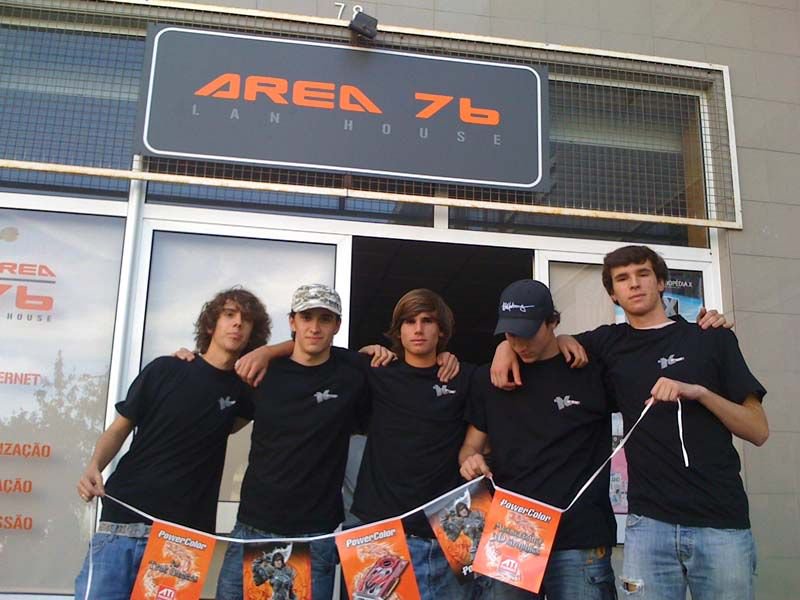k1ckesports's tweet photo. ⚡️#K1CKTrivia⚡️ Nesta equipa dos @k1ckesports de #CounterStrikeSource  que venceu o torneio na #Area76 em 2008, quem são os jogadores que fizeram carreira no #CSGO, e quem é aquele ali da direita que agora é um conhecido treinador de #LeagueofLegends?

#K1ck #Trivia #TantoCabelo https://t.co/R75Kl4ote3