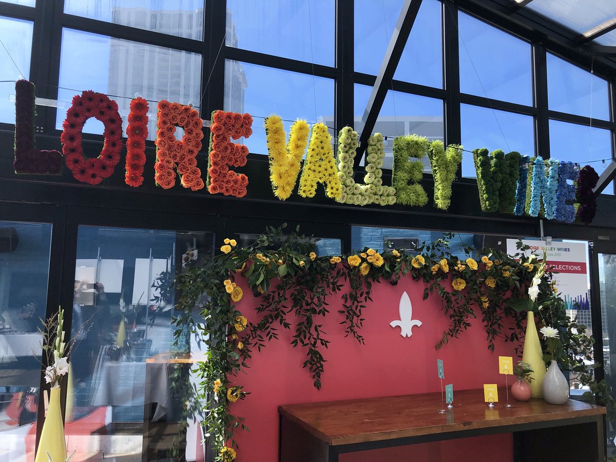 tomcaestecker's tweet photo. The Chicago winter fling has returned to spring — just in time for the #SpringToLoire for #LoireLovers at J. Parker’s Rooftop. #winetasting https://t.co/pBLfxczywi