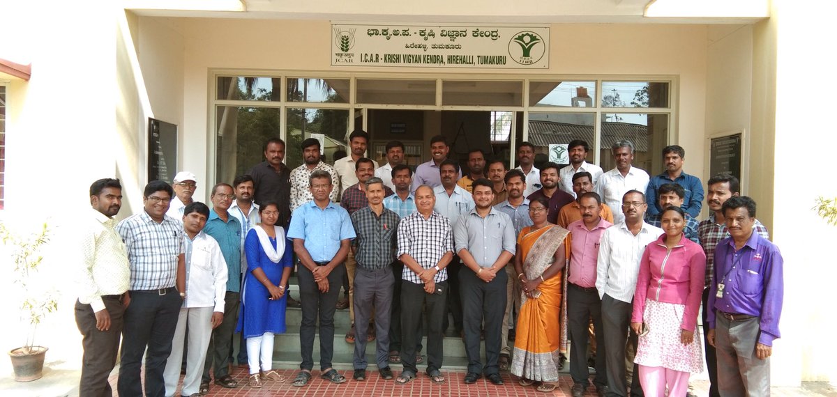 NetworkSamudra's tweet photo. Pratik @mhamanepratik from our team spent the day training FPO and promoting institution partners on our digital agri solutions & discussing FPO growth opportunities via ecosystem linkages & #agritech @icarindia Krishi Vigyan Kendra in Tumkur, Karnataka #FPOdigitization https://t.co/583mdaSab8