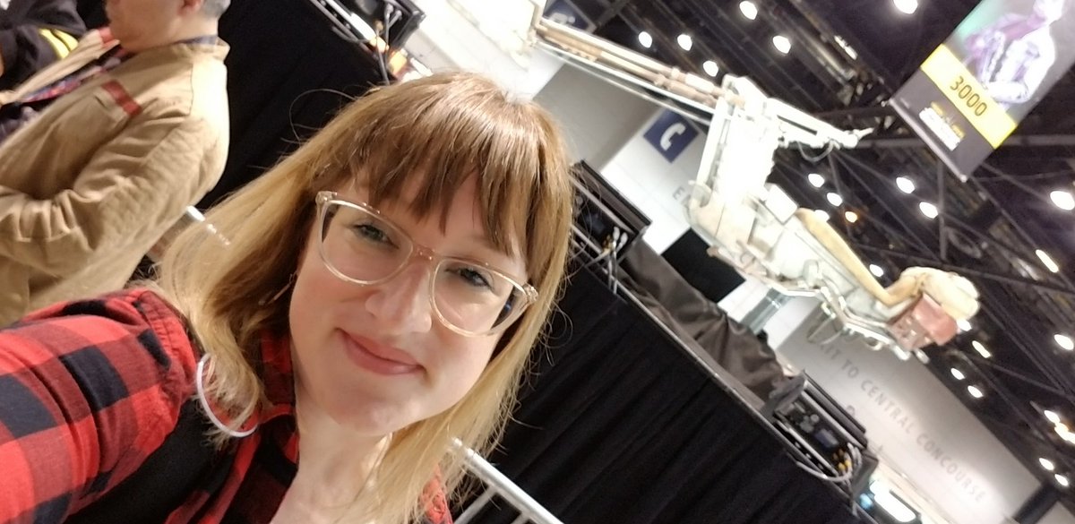 TLFGAdmin's tweet image. Last day of #swcc and last chance to get a button! Find @PenguinKaty by the Mandalorian speeder to get yours - she's there now and through The Phantom Menace panel stream.