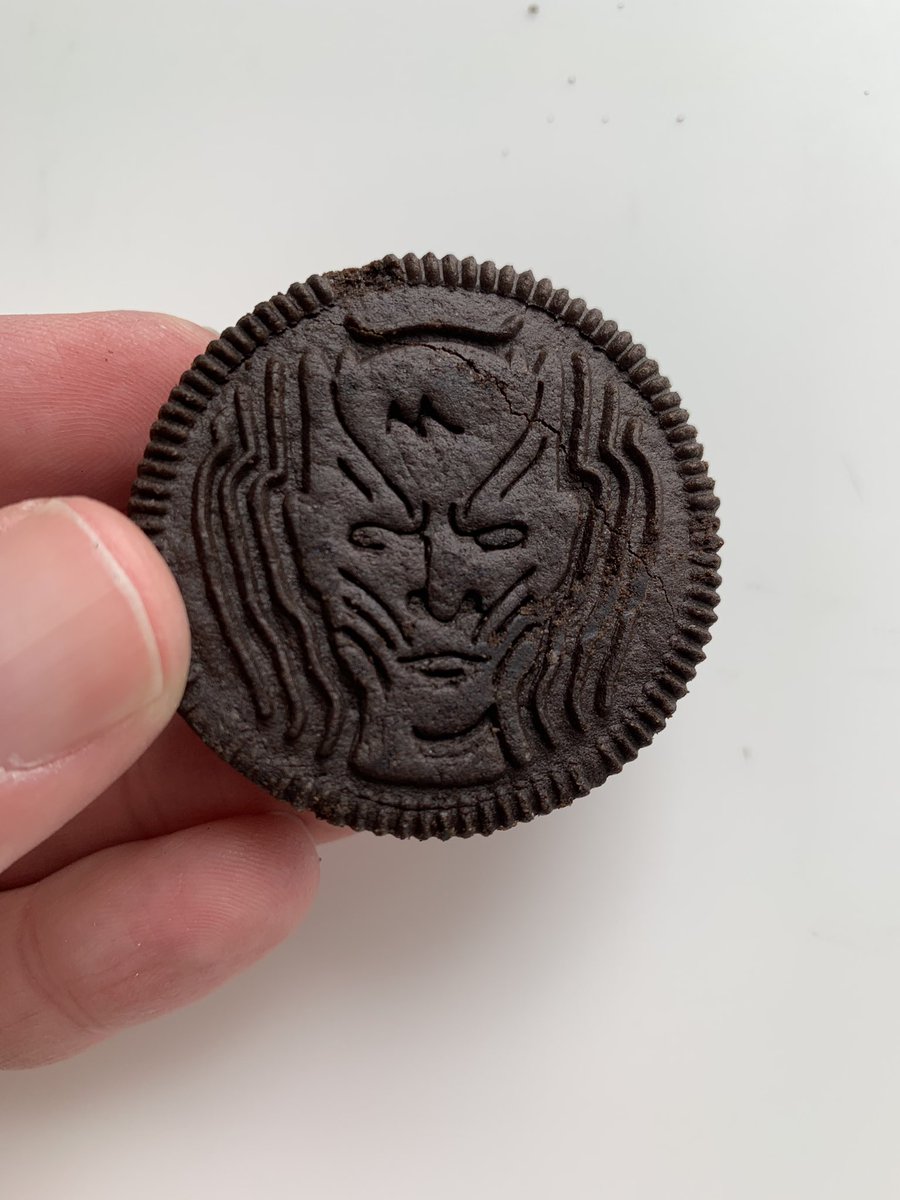 Cabel On Twitter Game Of Thrones Oreo Spoilers Note That I Have Never Seen The Movies But They Are Regular Oreos That Feature Various Famous Characters Including Black Panther Triple Dragon