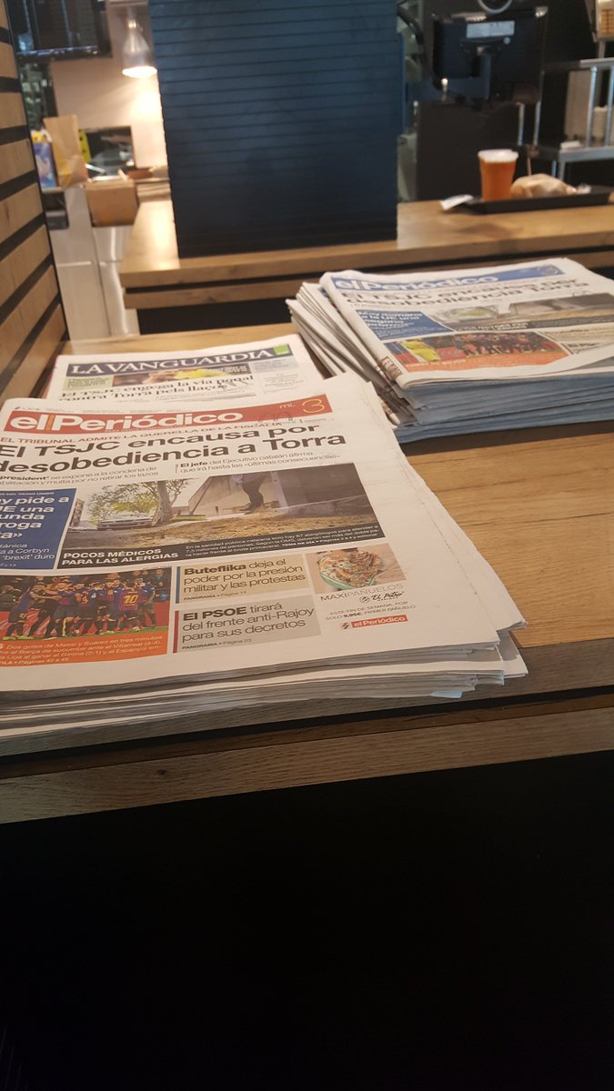 Somos1Republica's tweet photo. Cinturón rojo de Barcelona. Mc Donalds

Los ejemplares de El Periódico se amontonan en el mostrador.
¿Para esto pagan los anunciantes?

Colaborar con las Cloacas del Estado tiene un precio: la credibilidad.

#TheNota , #LaCuentaDeTrias , #MóvilPodemos

https://t.co/hpRyEPdn4j https://t.co/43S5DU1RNv