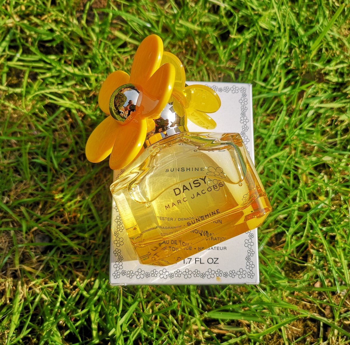 incident_parent's tweet photo. RT and FOLLOW @incident_parent to #WIN this gorgeous Daisy Sunshine #perfume by Marc Jacobs. The perfect scent for #summertime 😊
#Competition ends 23:59 12/05/2019  #giveaway https://t.co/mYoAvNy4rd