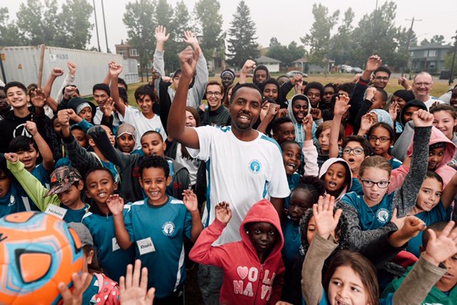 FieldLaw's tweet photo. Our #MondayMotivation? Making the communities we live + work in even stronger. Visit https://t.co/DusYvslmBH to read about some of the amazing projects funded by the Community Fund Program! #FieldForward https://t.co/AQWnFbwQgl