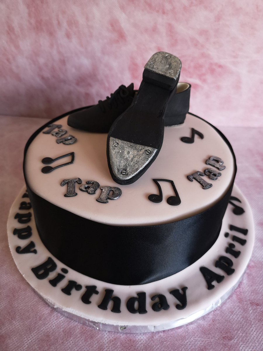 cobhamcakes's tweet photo. A special cake for a lovely friend! Chocolate cake with chocolate buttercream filling and edible sugarpaste tap shoes. #cake #cobham #tapdance #dance #dancecake #sugarpaste #cakedecorating #sugarcraft #tapshoes https://t.co/thauMXLIT4