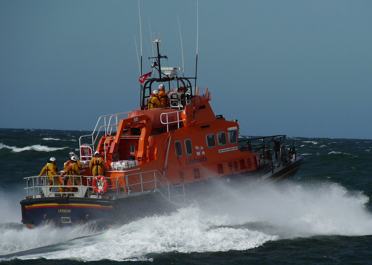 Tune into @UTVNews at 6pm this evening to see @PortrushRNLI volunteers talk to @MarkMcFadden about the importance of their @RNLI lifeboat kit in helping them do what they are trained to do to save lives at sea. #MaydayEveryDay