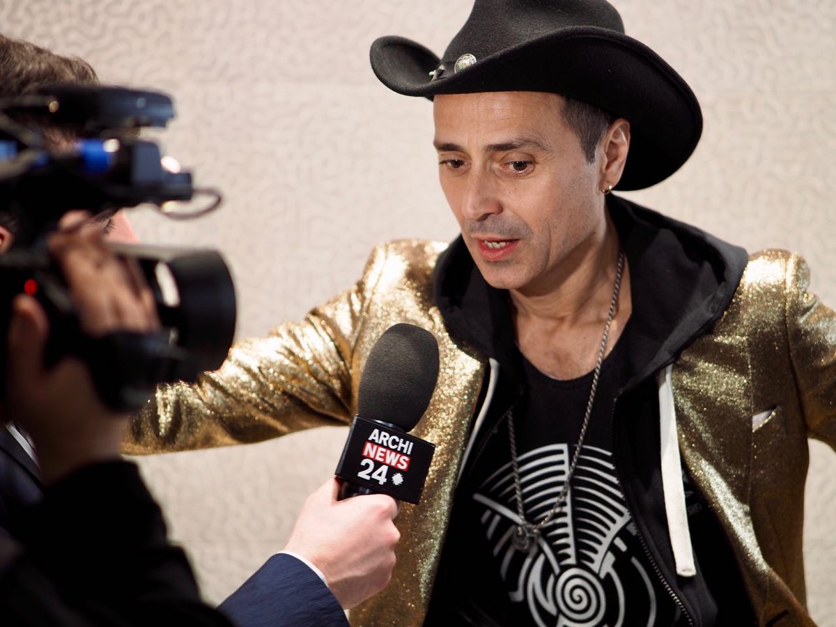 lea_cer's tweet image. The designer @FabioNovembre during the ZOOM project presentation soirée, among interviews and photo-sets inside #LeaCeramiche showroom. Discover the new decor line presented at the #Fuorisalone19 bit.ly/2ZmgqH0   

@benedusi #mdw19 #ZOOMbyLea