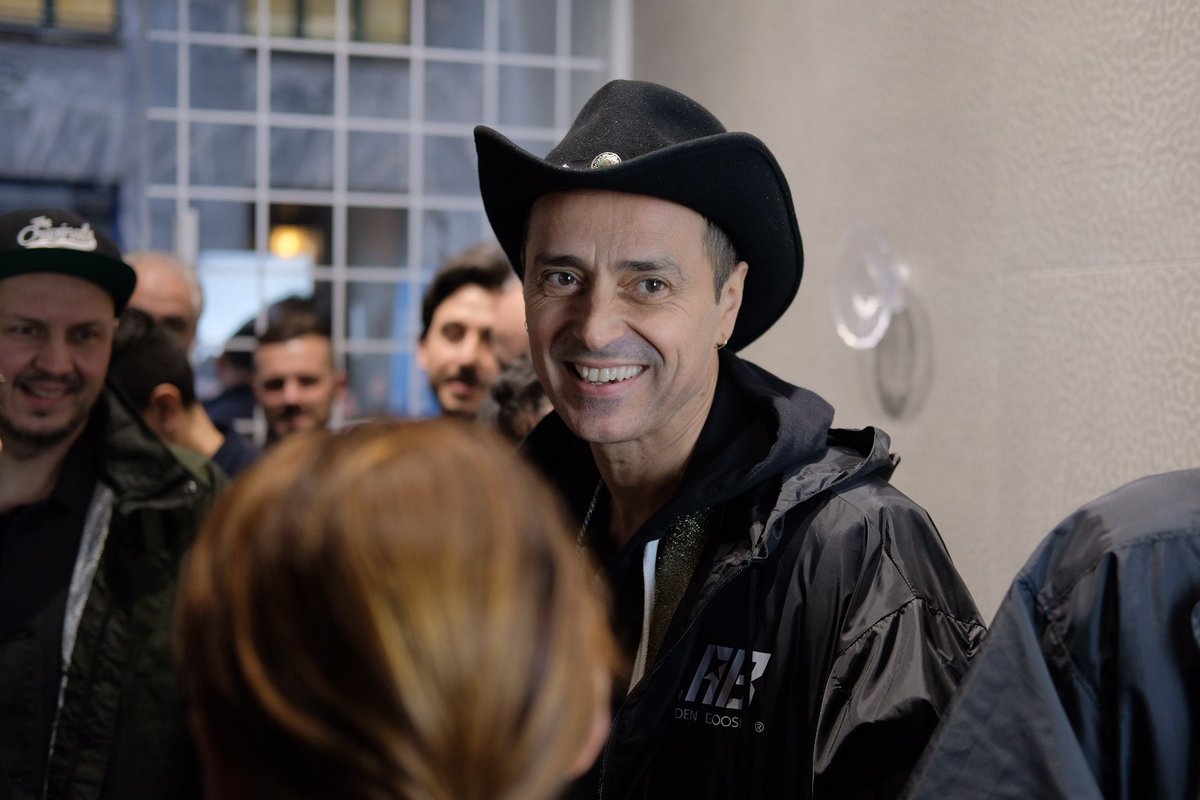 lea_cer's tweet image. The designer @FabioNovembre during the ZOOM project presentation soirée, among interviews and photo-sets inside #LeaCeramiche showroom. Discover the new decor line presented at the #Fuorisalone19 bit.ly/2ZmgqH0   

@benedusi #mdw19 #ZOOMbyLea