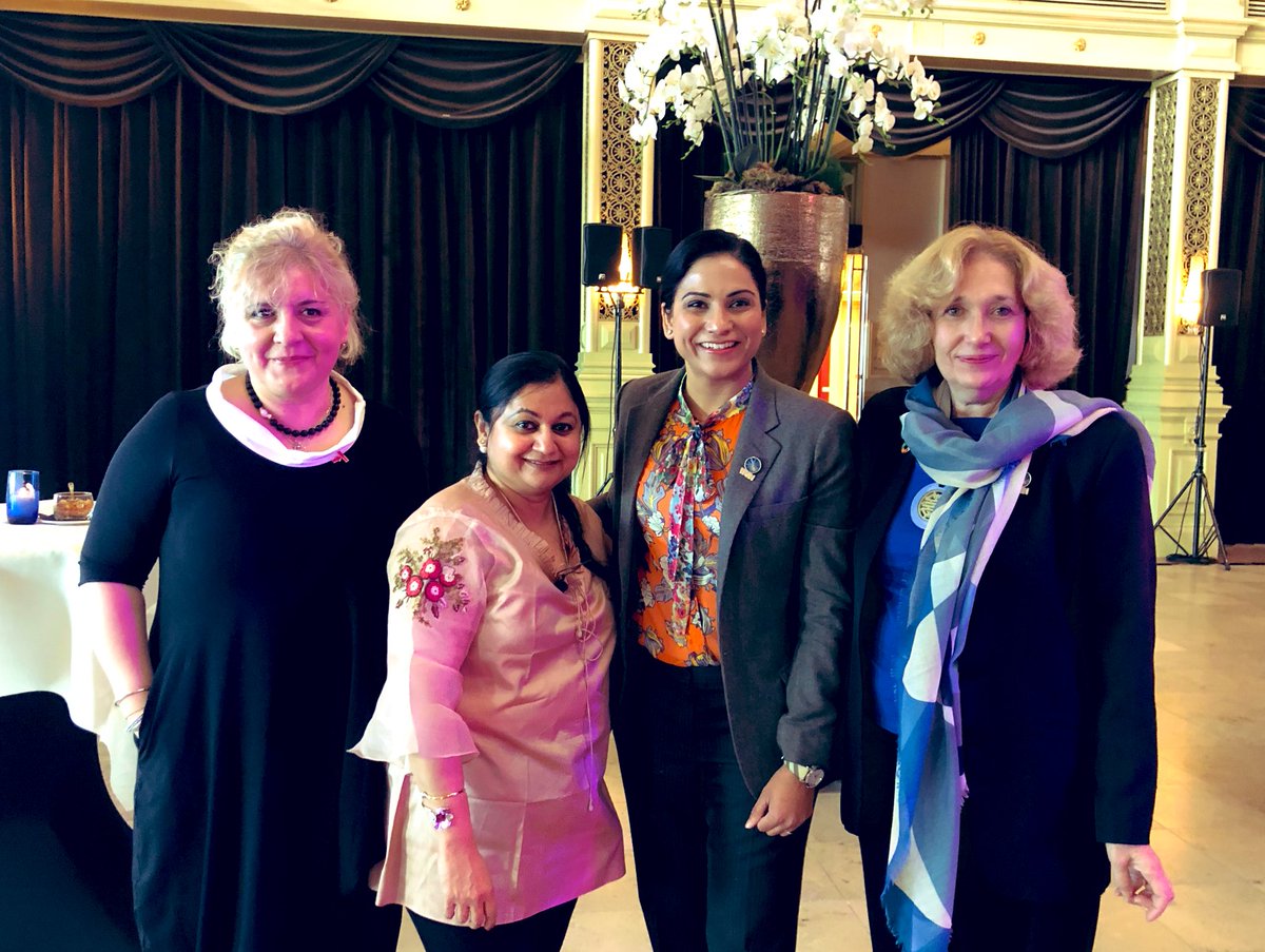 womeninGH's tweet photo. Honoring @LucicaDitiu BD Global Health Hero @StopTB She doesn’t like hierarchy, formal meetings/speeches, her motto - “they way you give up is the way you die” #WomeninGH #WGH500 #LancetWomen https://t.co/F3FQ9zxFoS