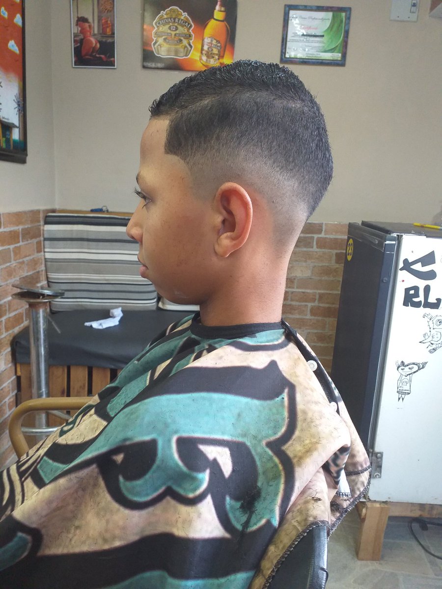 RlBarbearia's tweet photo. Tão natural quanto a luz do dia 📏✂ https://t.co/03adL2CghE
