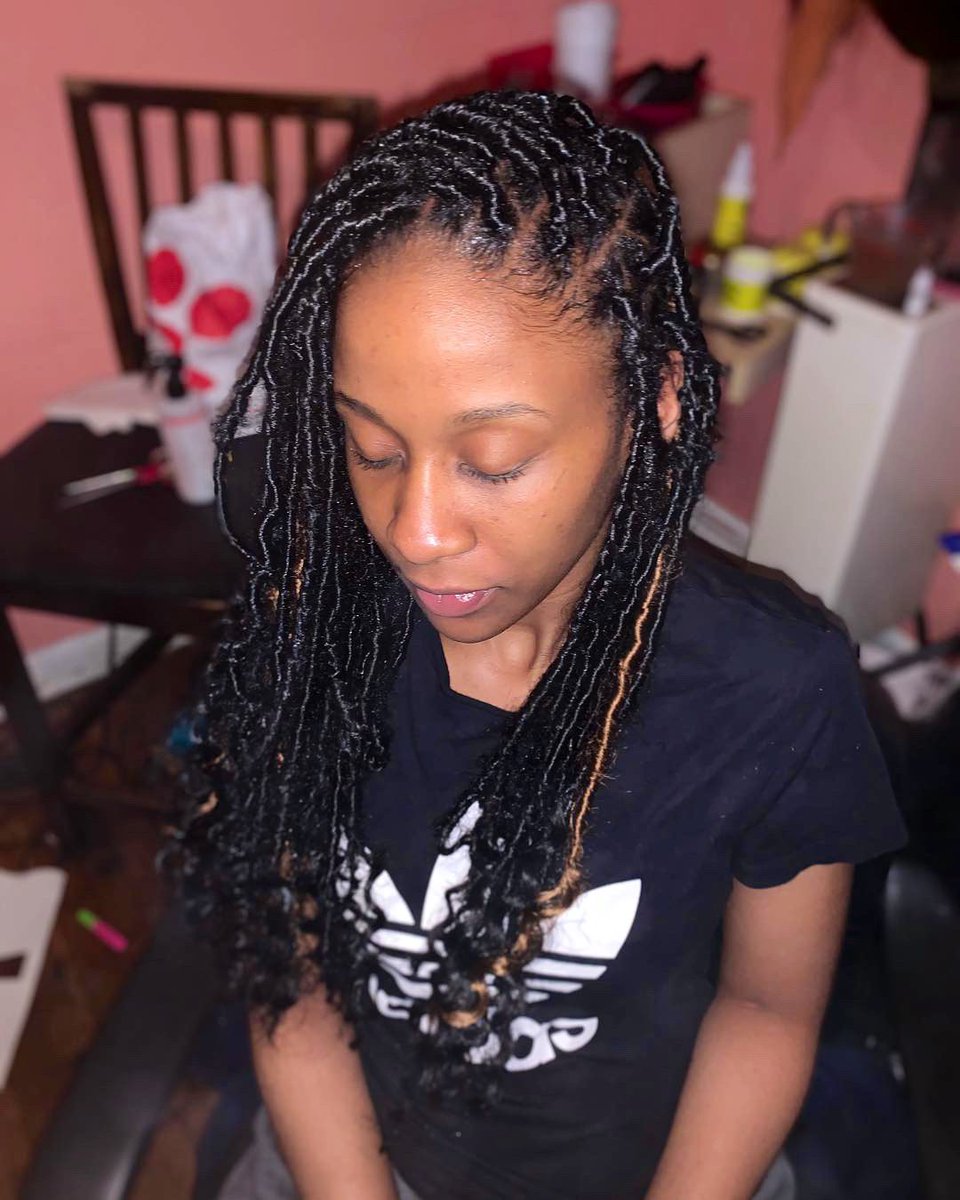 eatmyWanTon's tweet photo. Boho Goddess Locsβ¨ Beauty βnβ Braidsβ¨ #757locs #757dreads #fauxlocs #goddesslocs #757boholocs #boholocs #knotlessbraids #knotlessboxbraids #beautynbraids #757braids #757braider #feedinbraids #feedincornrows #tribalbraids https://t.co/HPlkygXgLL