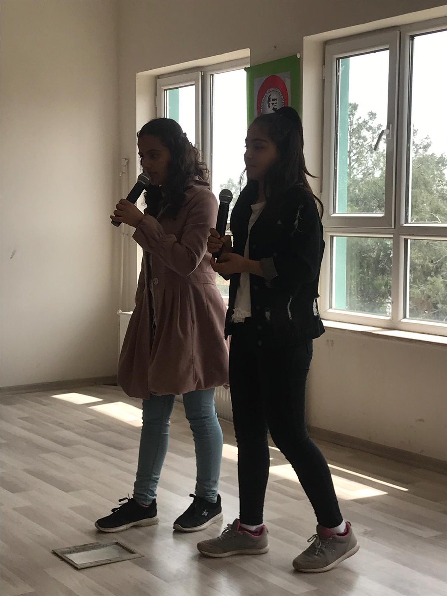 MustafaCDR1's tweet photo. #HilvanMustafaKemalOrtaokulu 
Okulumuzda düzenlenen Karaoke yarışmasının 1.Turunu tamamladık. Başta Müzik Öğretmenimiz Volkan KURU olmak üzere jürilik yapan tüm öğretmen arkadaşlarımıza ve katılım sağlayan öğrencilerimize teşekkür ederim.
@fduman27 @SinanAtes6311 @TurgutMehdi https://t.co/c8YfCcSDys