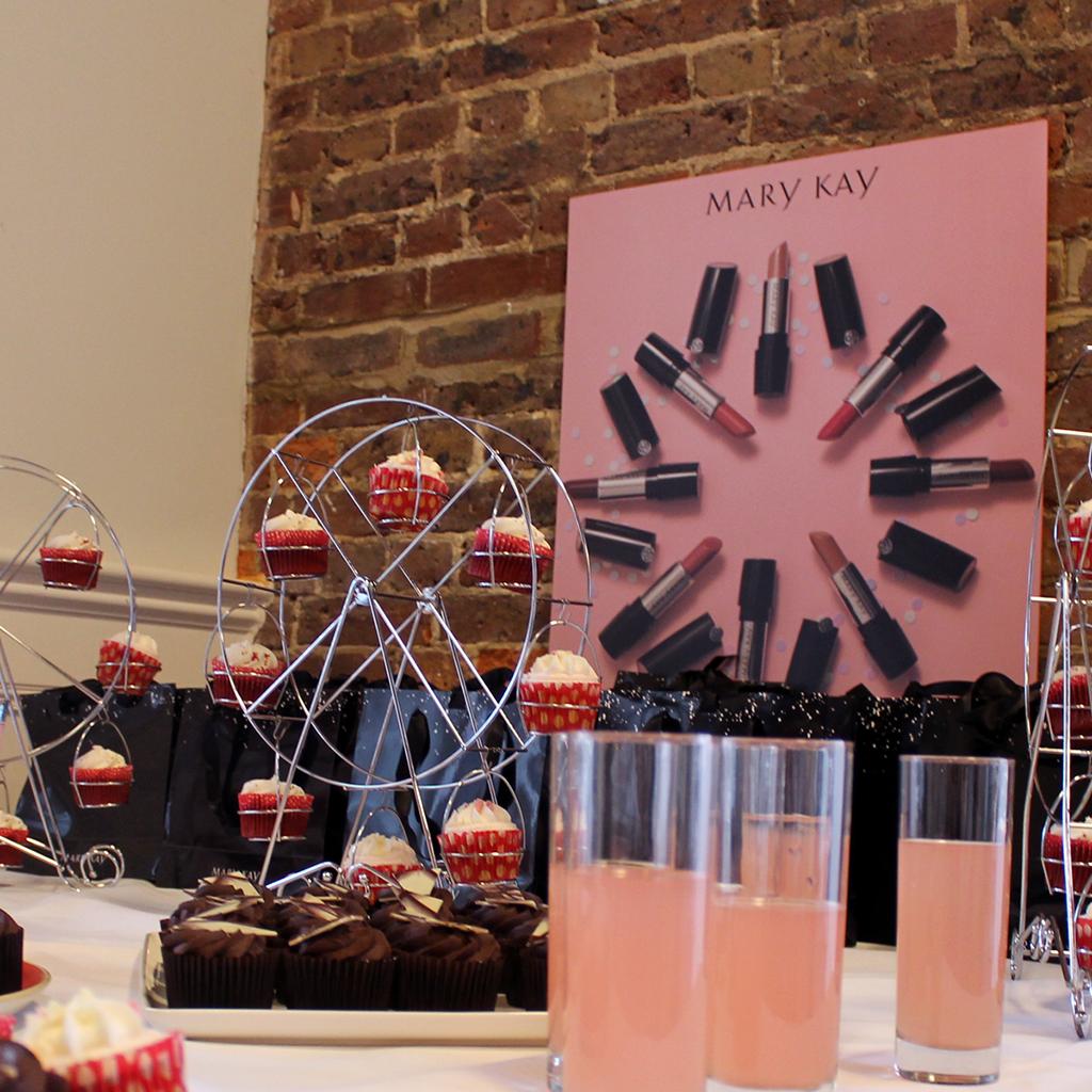 MaryKayUK's tweet image. Our #BeautyExperience day in Kent yesterday was a huge success! It was wonderful to see so many beauty lovers turn up for a cupcake and a pamper.

If there's one thing Mary Kay does well, it's a party! 🍰 #MaryKayUK #Beautyevent